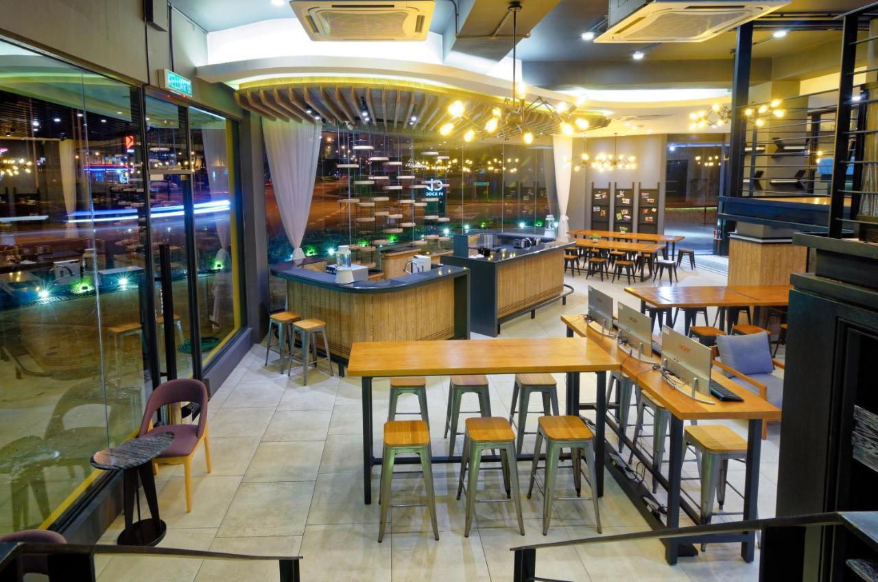 Bulatan Hostel Tanjong Aru Exterior foto